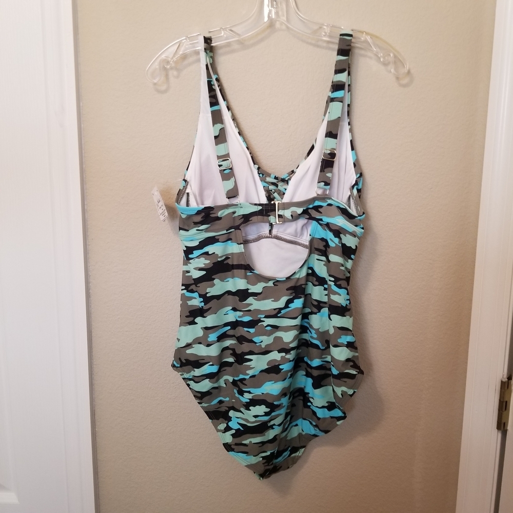 Camouflage One-Piece Swimsuit - Picture 4 of 7
